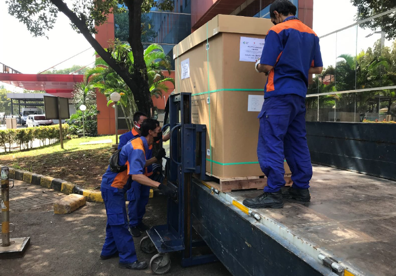 インドネシア向け 移動式デジタルＸ線撮影装置 輸送作業