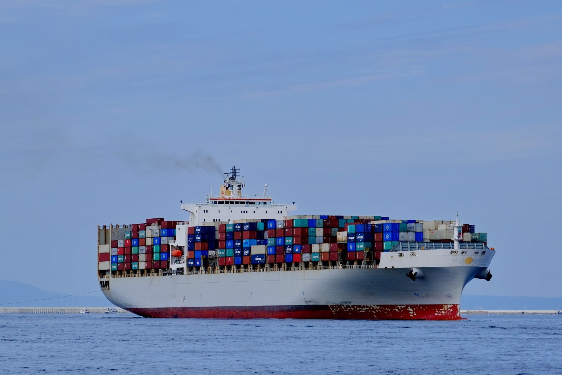 コンテナ船とは