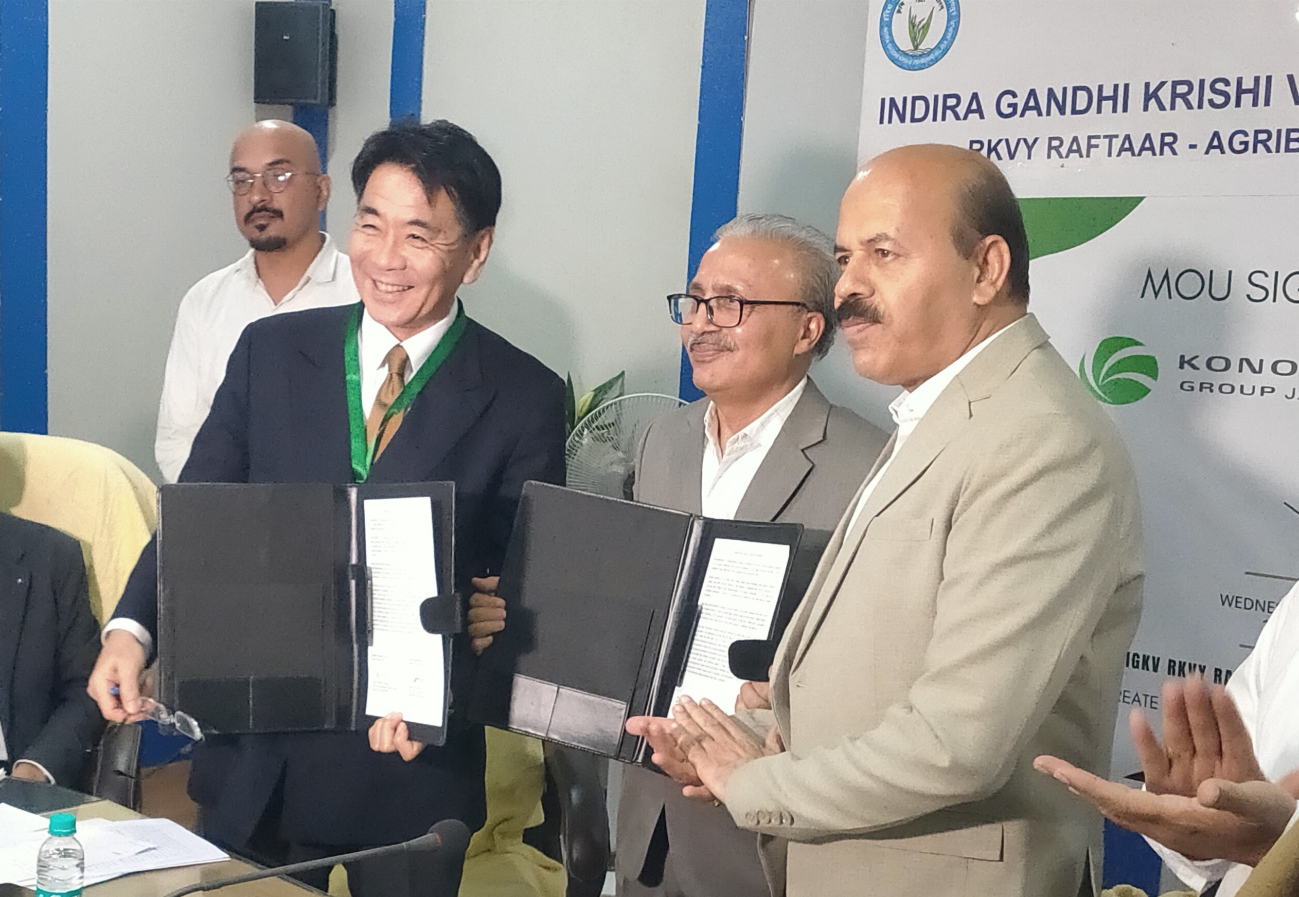研究開発実施に向けて、インド　ラーイプル市内で協定式を開催