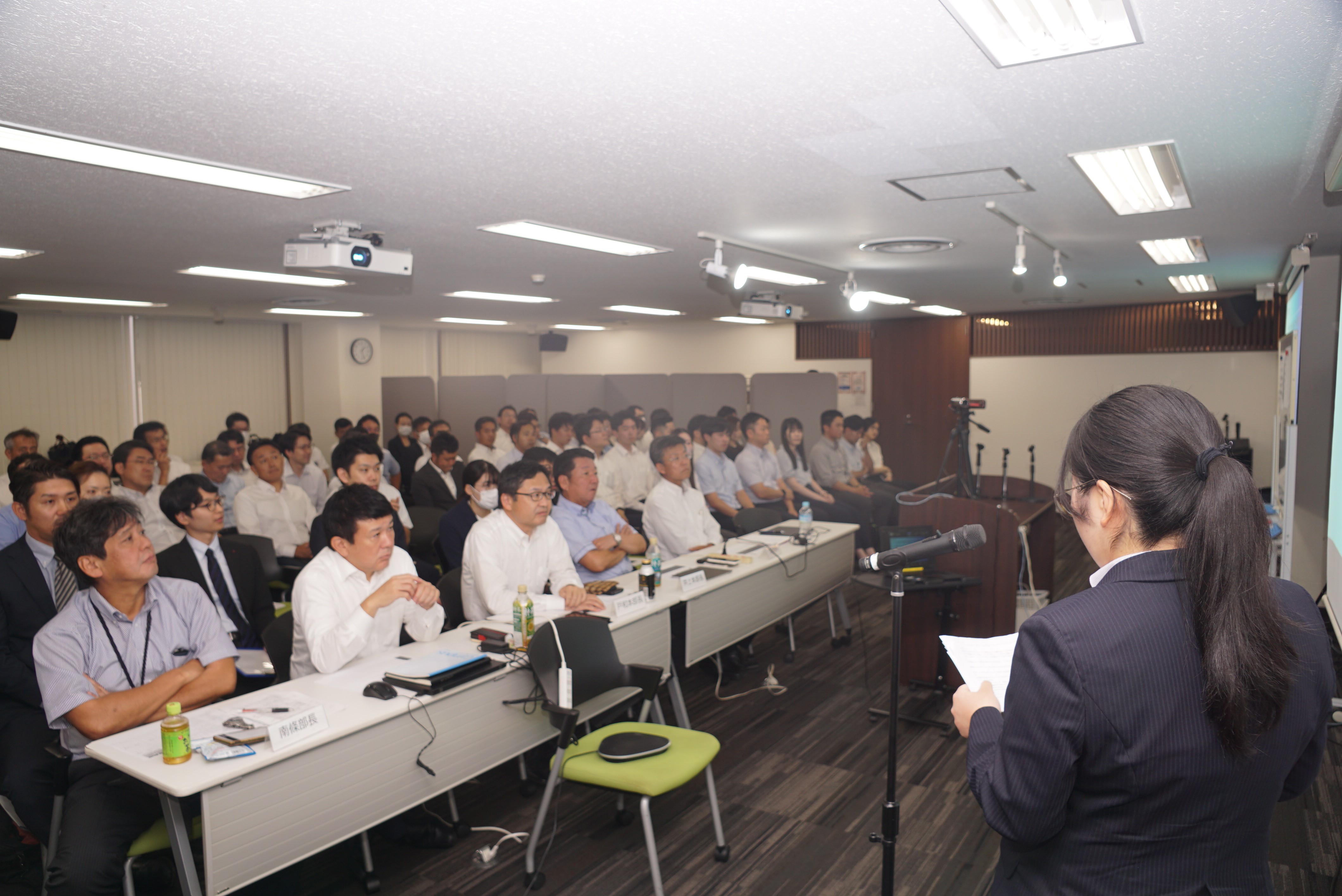 本番さながらの状況で「人を動かす」プレゼン力を磨く