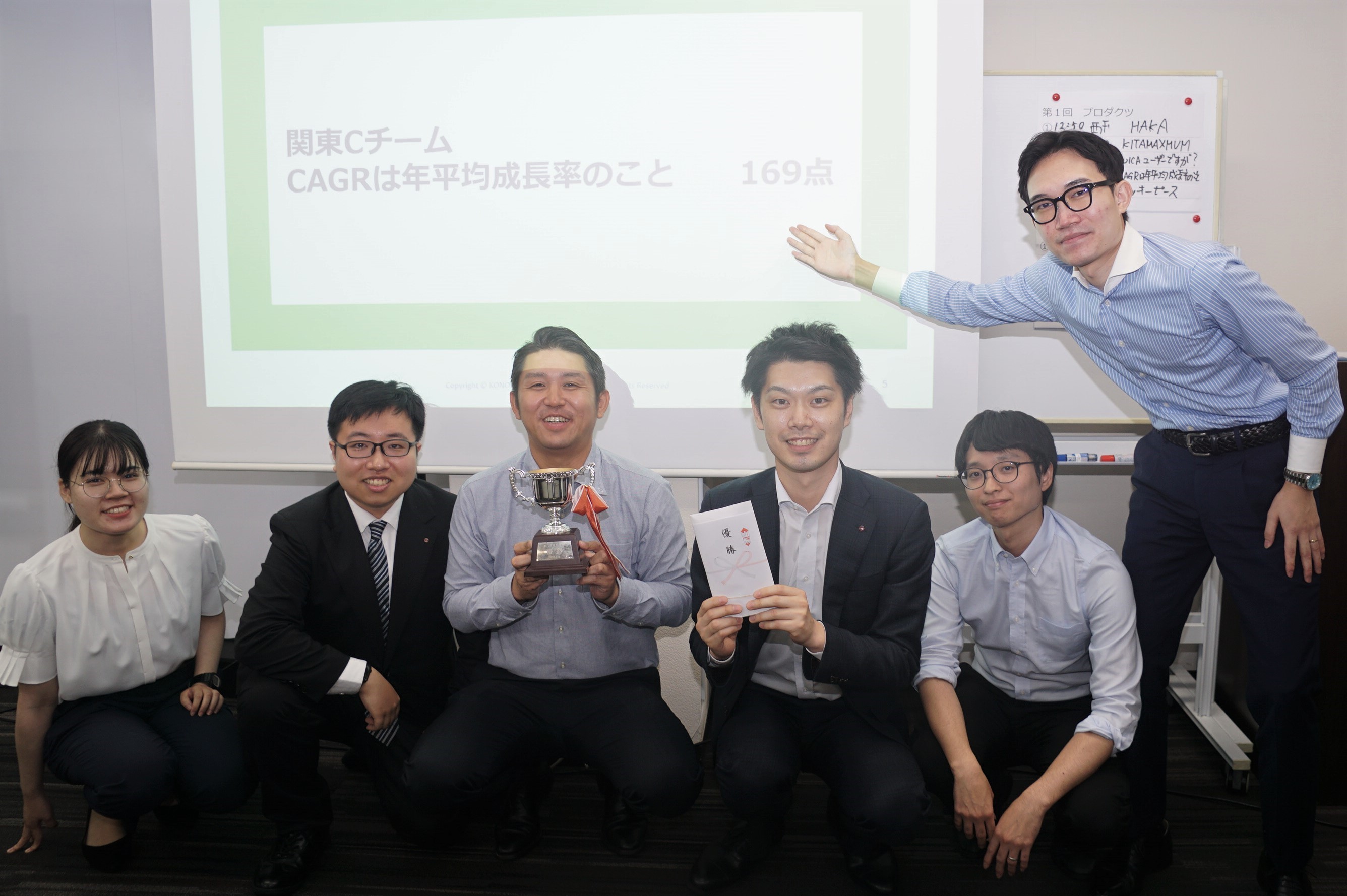 総合優勝は、国際物流関東支店Cチーム！ 「今回の結果を糧に、実際にお客さまへの提案につなげたい」とチーム代表。