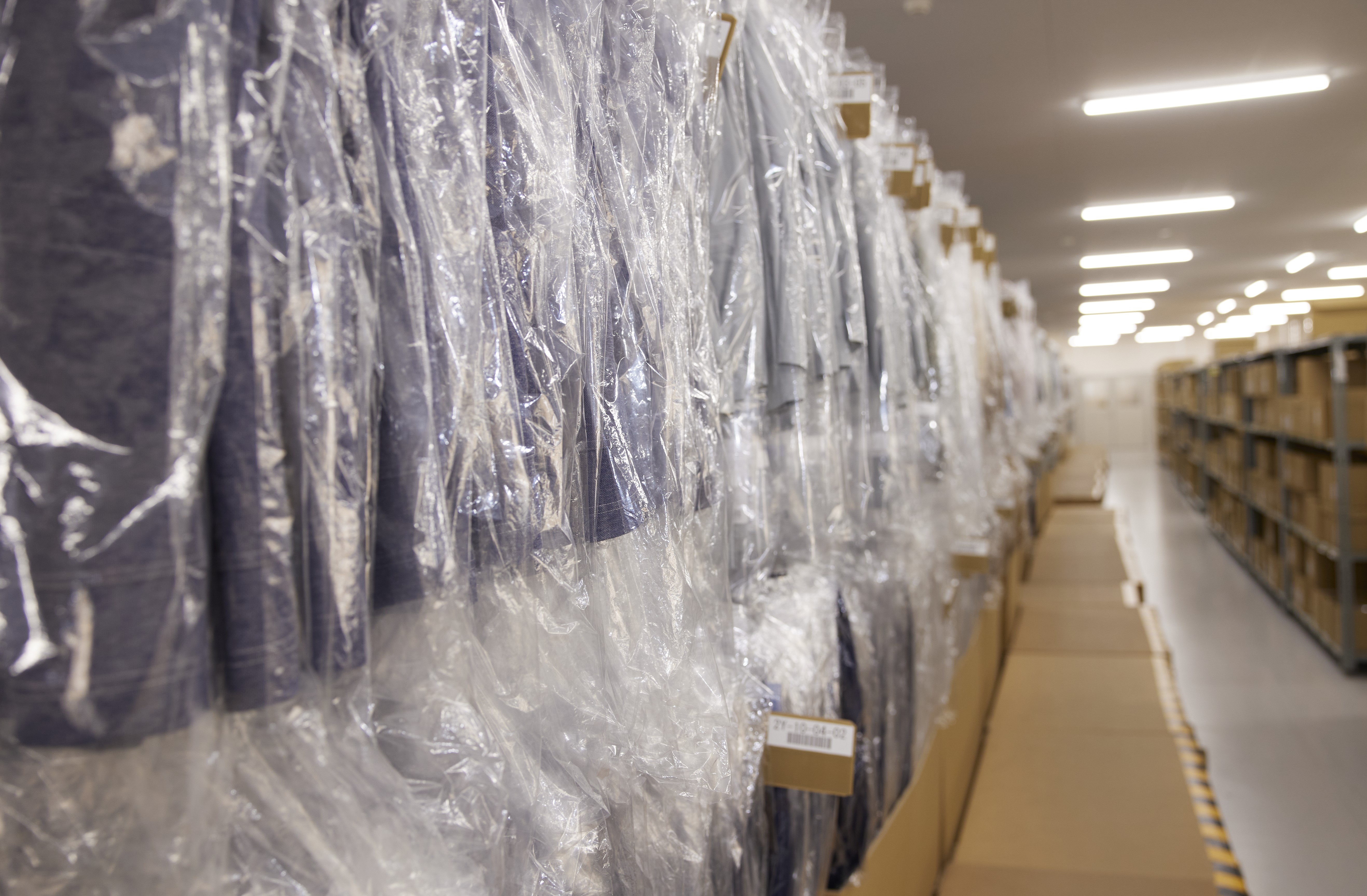 アパレルECのワンストップ物流サービス